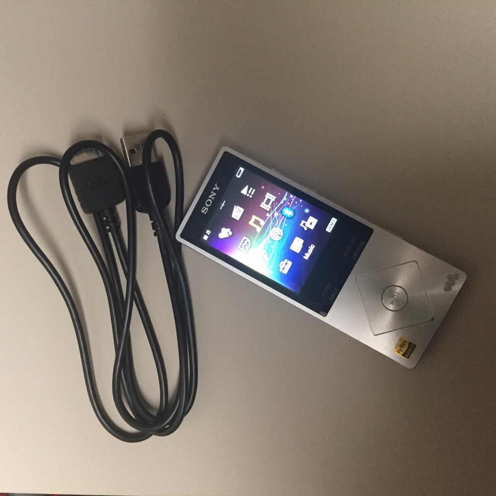 Like new, Sony Walkman NWZ-A17 MP3 player